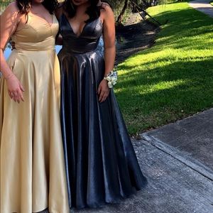 Gunmetal Sherri Hill Prom dress ✨